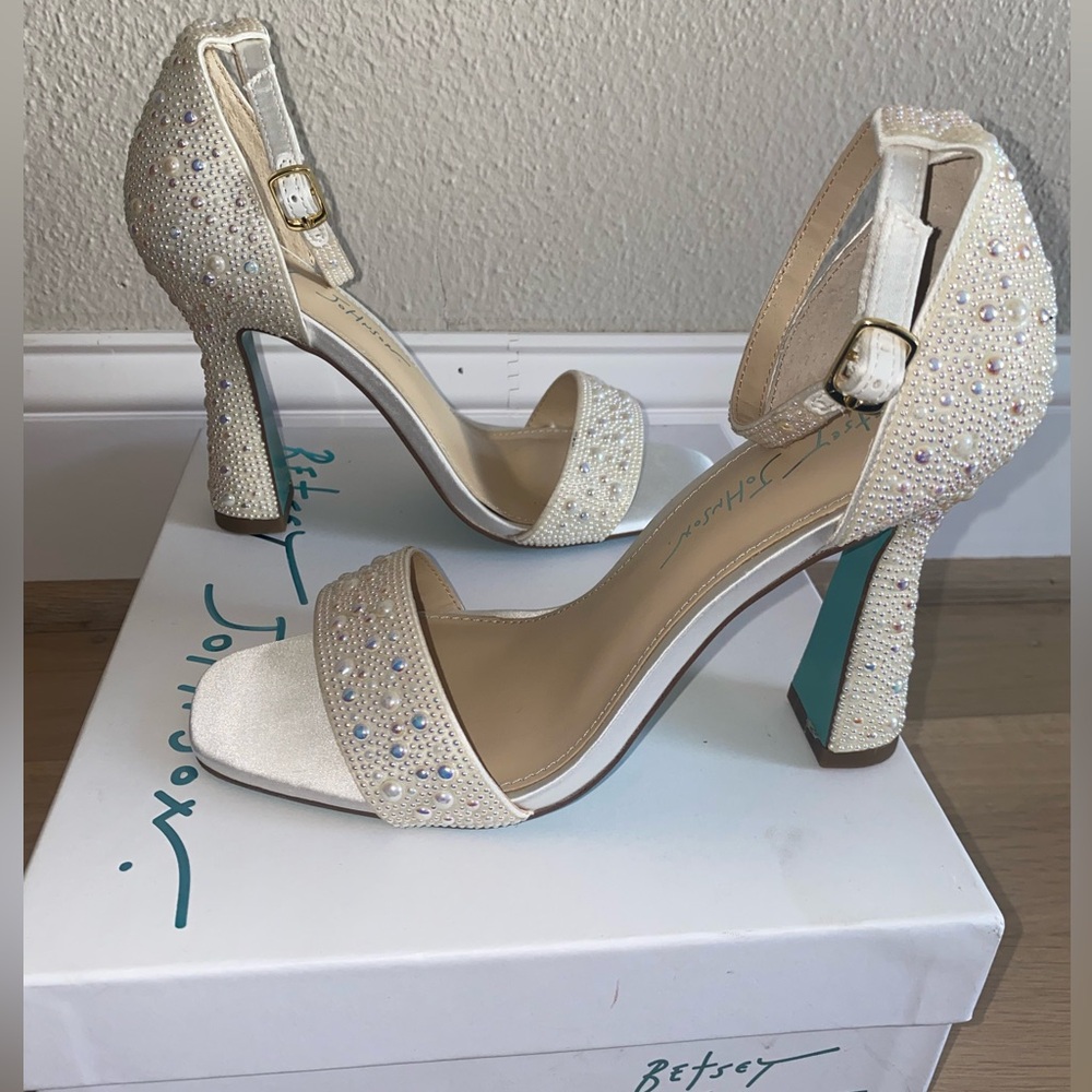 Betsey Johnson Dani Sandal